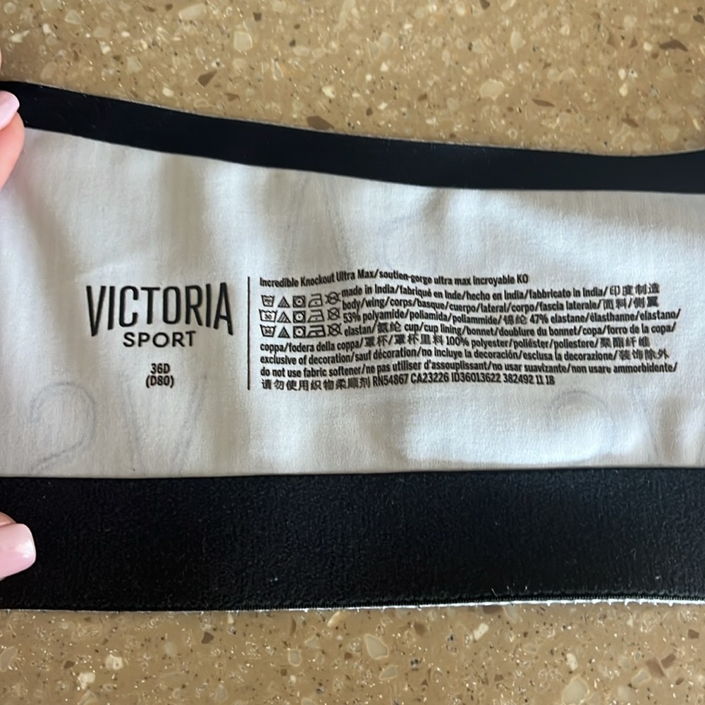 Victoria’s Secret Striped Black and White Sports Bra NWOT - Picture 4 of 4